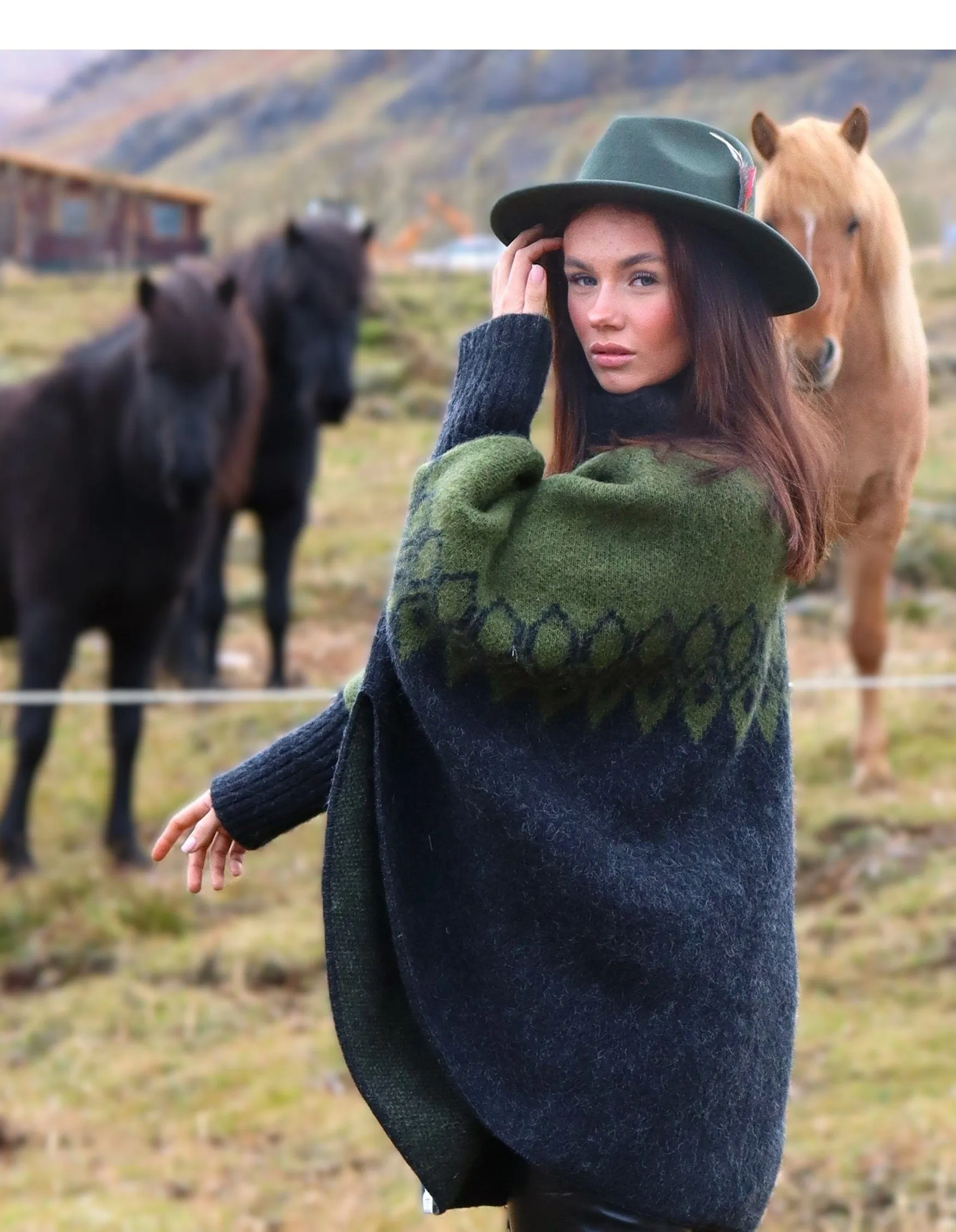 Funnel Neck Woolen Poncho Jacket Green  - Ísar