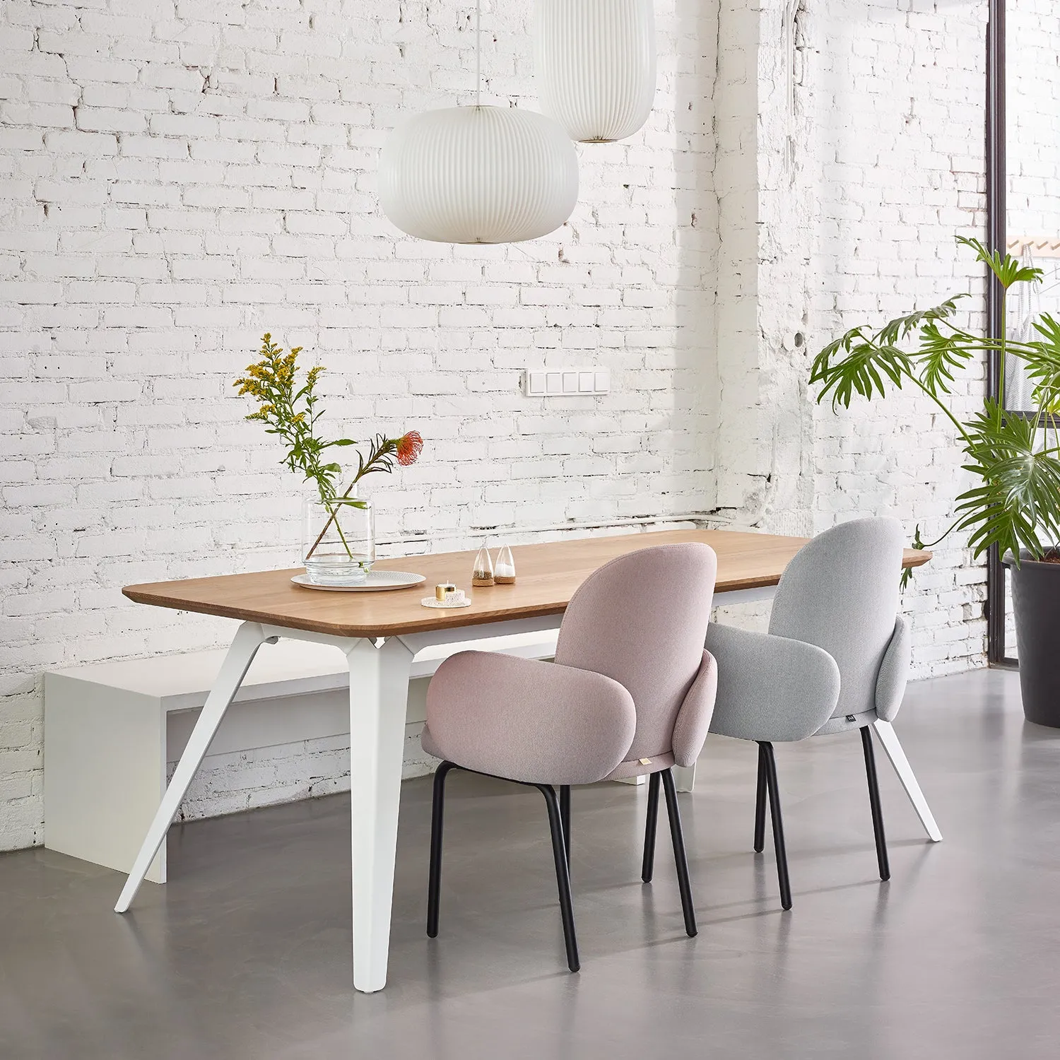 puik | fold table | solid oak   white base 200x95cm - LC