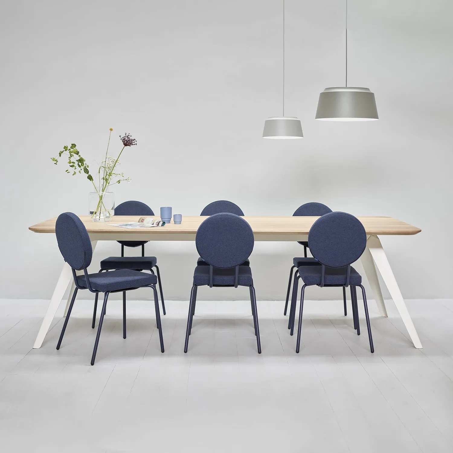 puik | fold table | solid oak   white base 200x95cm - LC