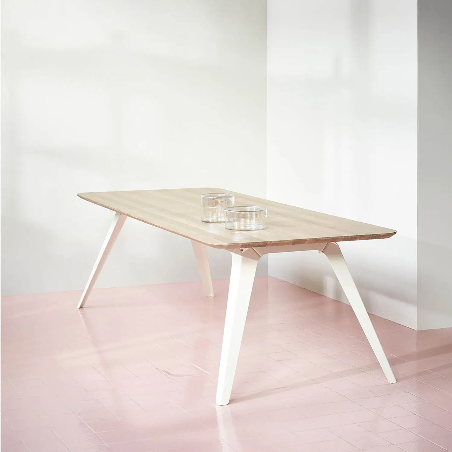 puik | fold table | solid oak   white base 200x95cm - LC