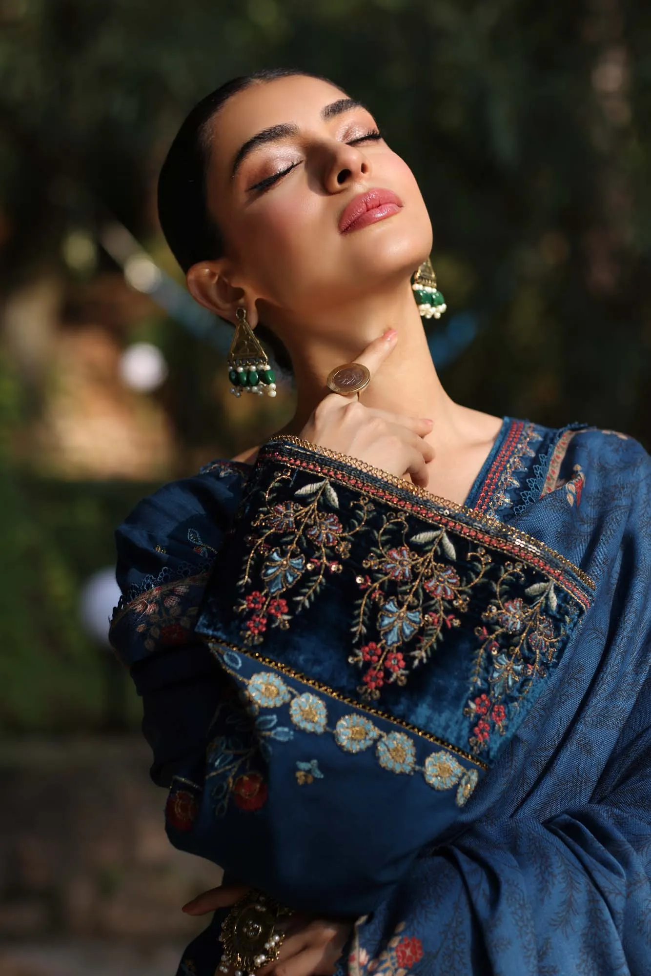 Saadia Asad Suzaankari Luxury Winter with Shawl – D8